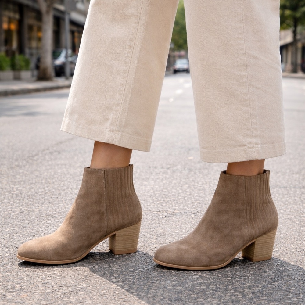 VINCE Haider Flint Suede Ankle Booties in original box - size 9